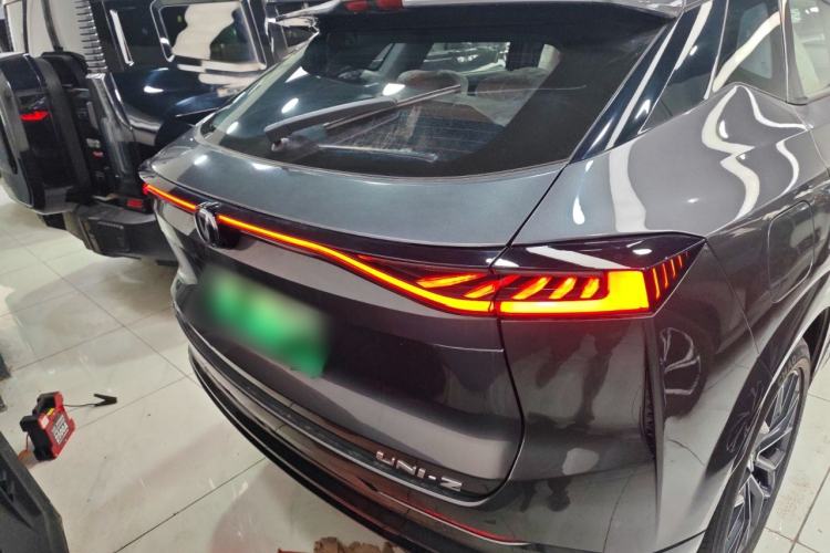 Used CHANGAN UNI-Z New Energy 2025 Model, Smart New Blue Whale 125km Battleship+ Version Exterior 4
