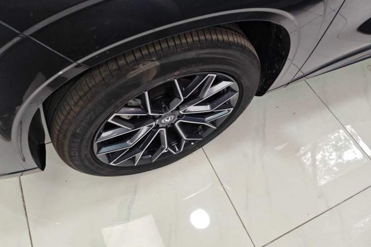 Used CHANGAN UNI-Z New Energy 2025 Model, Smart New Blue Whale 125km Battleship+ Version Exterior 7