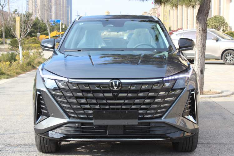 Used CHANGAN UNI-Z New Energy 2025 Model, Smart New Blue Whale 125km Battleship+ Version Front