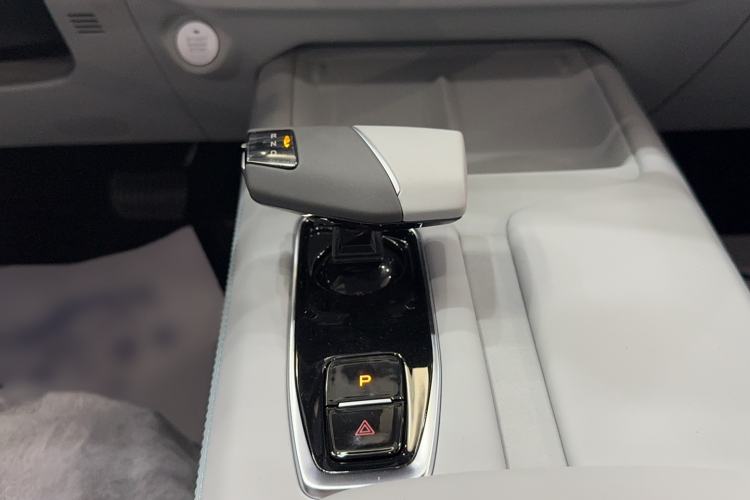 Used CHANGAN UNI-Z New Energy 2025 Model, Smart New Blue Whale 125km Battleship+ Version Gear Lever