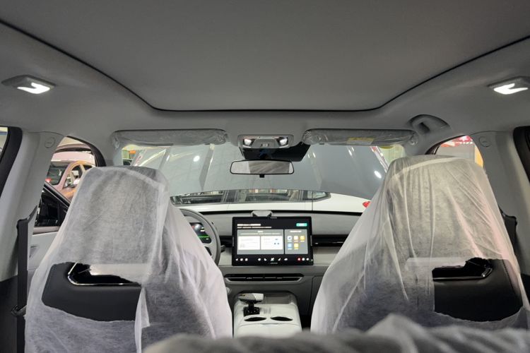 Used CHANGAN UNI-Z New Energy 2025 Model, Smart New Blue Whale 125km Battleship+ Version Headliner