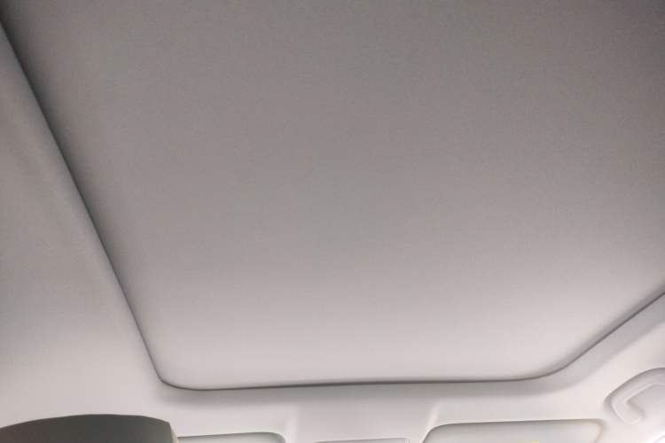 Used CHANGAN UNI-Z New Energy 2025 Model, Smart New Blue Whale 125km Battleship+ Version Headliner