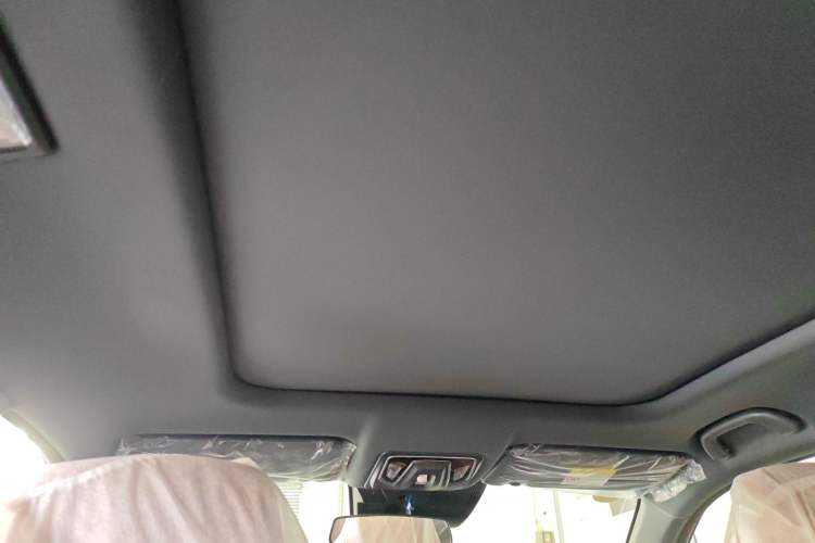 Used CHANGAN UNI-Z New Energy 2025 Model, Smart New Blue Whale 125km Battleship+ Version Headliner