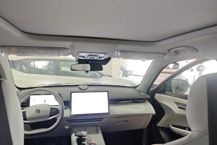 Used CHANGAN UNI-Z New Energy 2025 Model, Smart New Blue Whale 125km Battleship+ Version Headliner