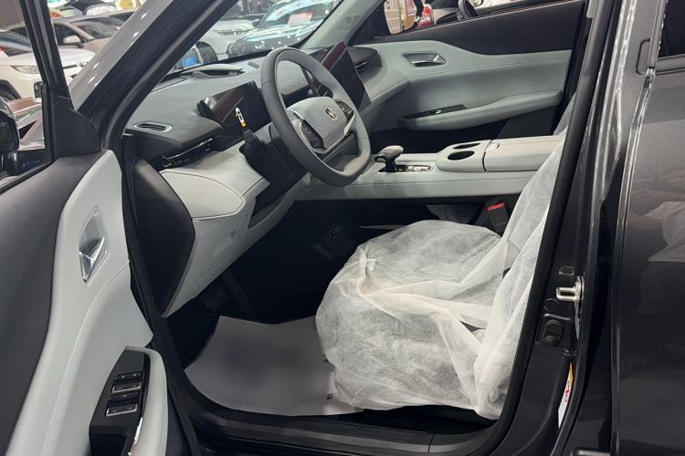 Used CHANGAN UNI-Z New Energy 2025 Model, Smart New Blue Whale 125km Battleship+ Version Interior 1