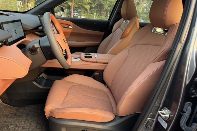 Used CHANGAN UNI-Z New Energy 2025 Smart New Blue Whale 125km Battleship Edition Interior 2