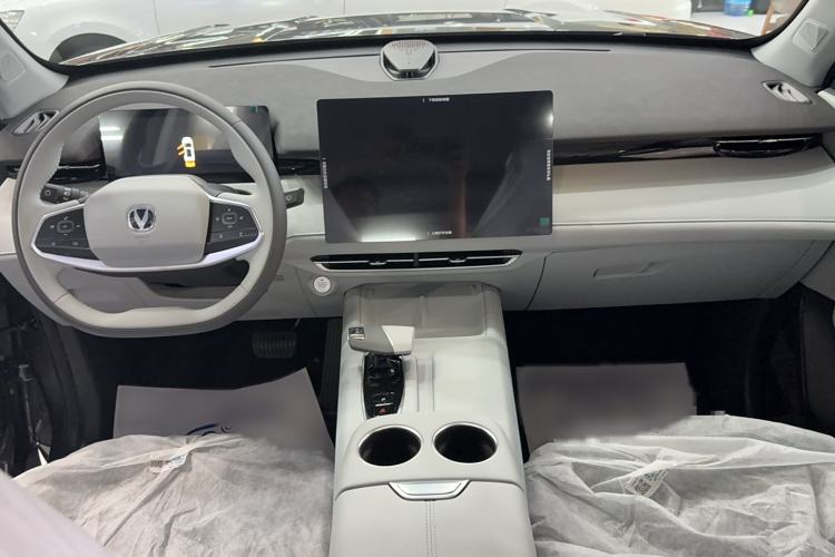 Used CHANGAN UNI-Z New Energy 2025 Model, Smart New Blue Whale 125km Battleship+ Version Interior 3