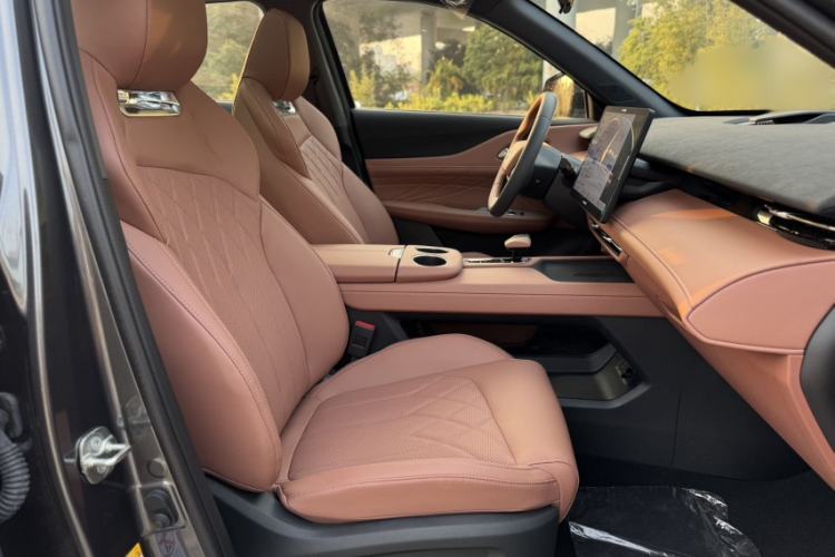 Used CHANGAN UNI-Z New Energy 2025 Smart New Blue Whale 125km Battleship Edition Interior 3