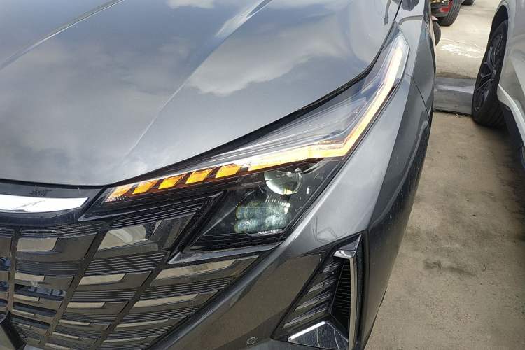 Used CHANGAN UNI-Z New Energy 2025 Model, Smart New Blue Whale 125km Battleship+ Version Left Front Headlight