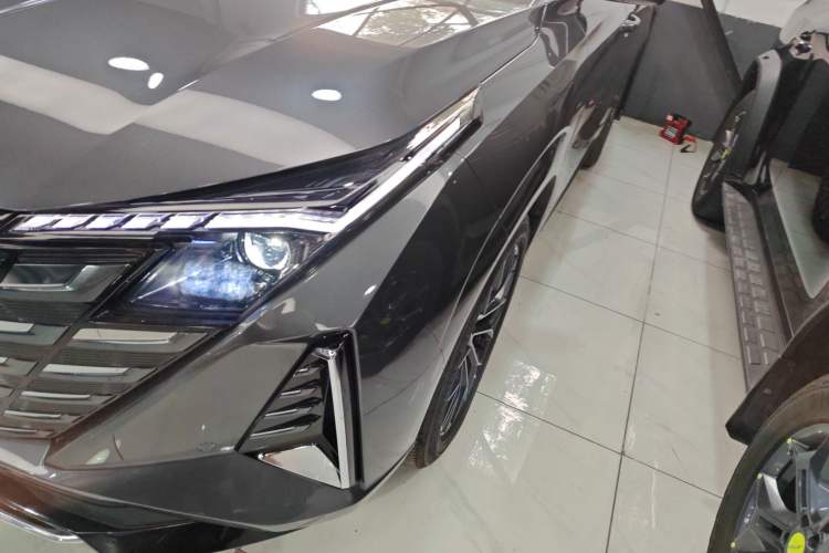 Used CHANGAN UNI-Z New Energy 2025 Model, Smart New Blue Whale 125km Battleship+ Version Left Front Headlight