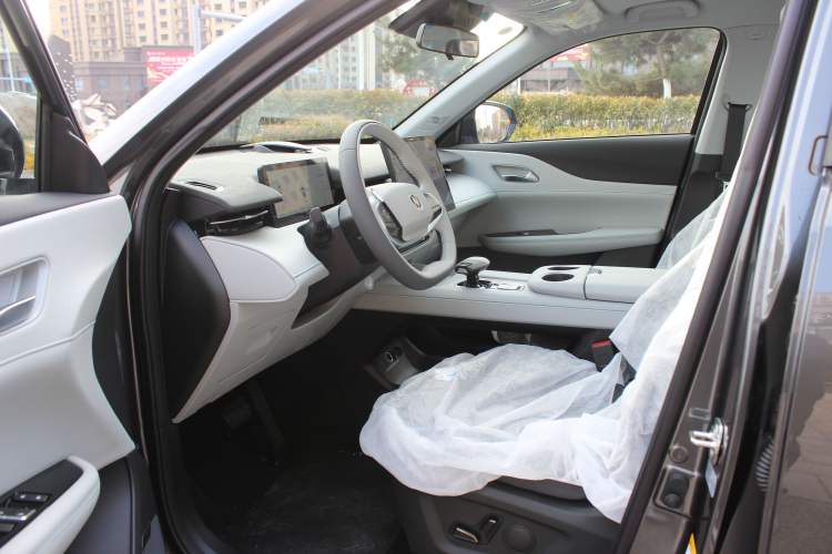 Used CHANGAN UNI-Z New Energy 2025 Model, Smart New Blue Whale 125km Battleship+ Version Left Front Seat