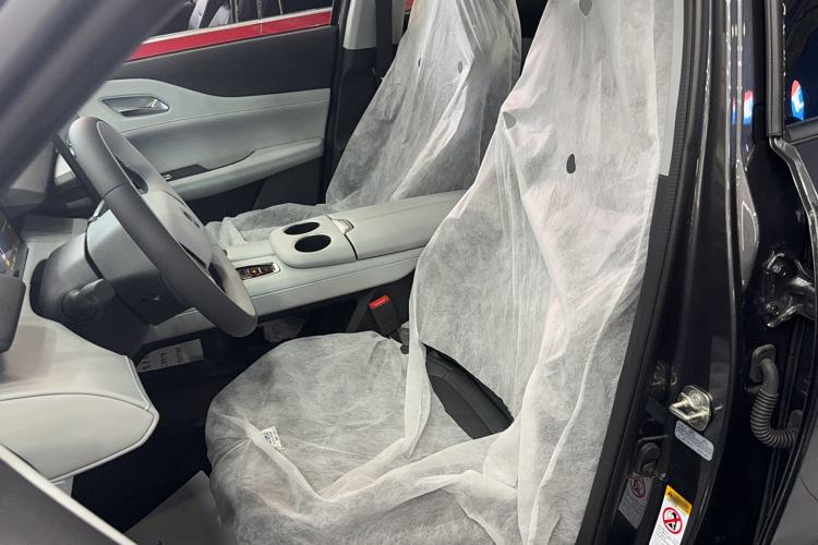 Used CHANGAN UNI-Z New Energy 2025 Model, Smart New Blue Whale 125km Battleship+ Version Left Front Seat