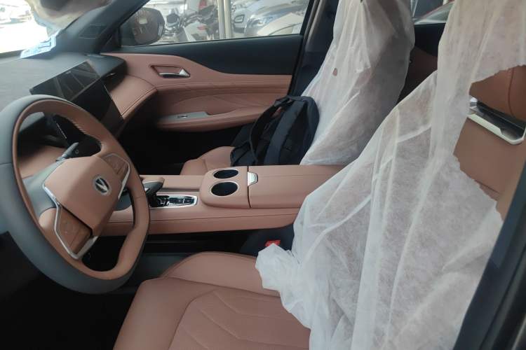 Used CHANGAN UNI-Z New Energy 2025 Smart New Blue Whale 125km Battleship Edition Left Front Seat