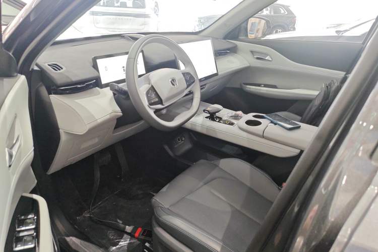 Used CHANGAN UNI-Z New Energy 2025 Model, Smart New Blue Whale 125km Battleship+ Version Left Front Seat