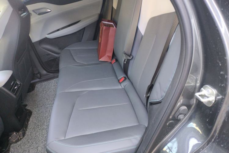 Used CHANGAN UNI-Z New Energy 2025 Model, Smart New Blue Whale 125km Battleship+ Version Left Rear Seat