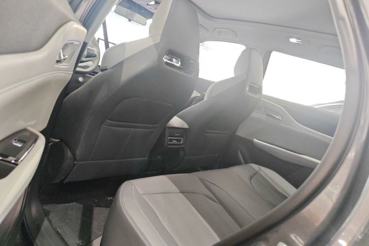 Used CHANGAN UNI-Z New Energy 2025 Model, Smart New Blue Whale 125km Battleship+ Version Left Rear Seat