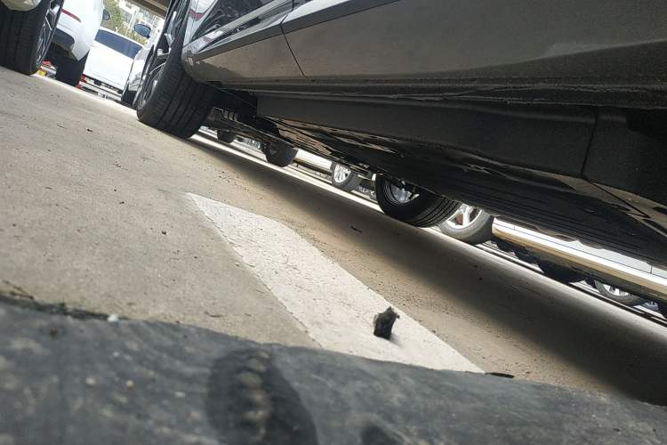 Used CHANGAN UNI-Z New Energy 2025 Model, Smart New Blue Whale 125km Battleship+ Version Left Side Sill