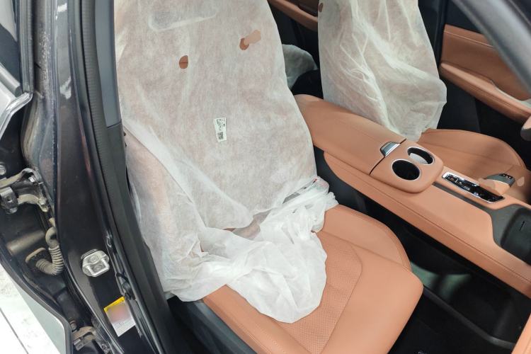 Used CHANGAN UNI-Z New Energy 2025 Model, Smart New Blue Whale 125km Battleship+ Version Right Front Seat