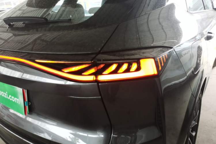 Used CHANGAN UNI-Z New Energy 2025 Model, Smart New Blue Whale 125km Battleship+ Version Right Rear Taillight