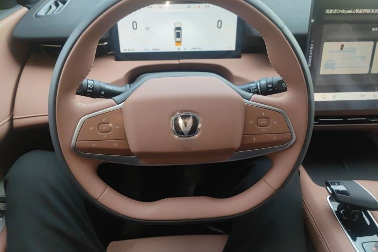 Used CHANGAN UNI-Z New Energy 2025 Smart New Blue Whale 125km Battleship Edition Steering Wheel