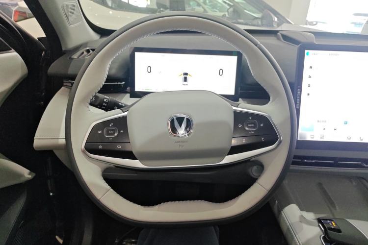 Used CHANGAN UNI-Z New Energy 2025 Model, Smart New Blue Whale 125km Battleship+ Version Steering Wheel