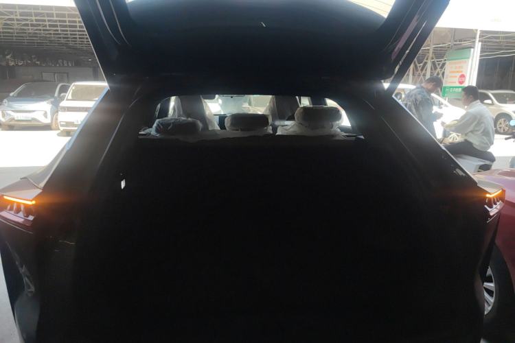 Used CHANGAN UNI-Z New Energy 2025 Smart New Blue Whale 125km Battleship Edition Trunk