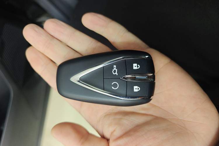 Used CHANGAN UNI-Z New Energy 2025 Model, Smart New Blue Whale 125km Battleship+ Version Vehicle Key