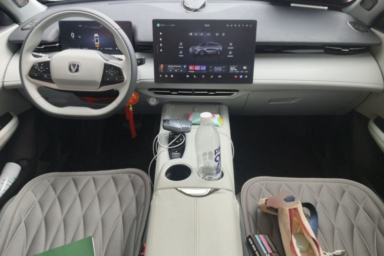 Used CHANGAN UNI-Z New Energy 2025 Model, Smart New Blue Whale 125km Battleship+ Version Center Console