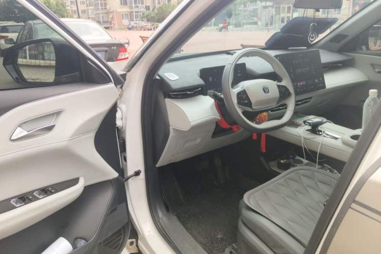Used CHANGAN UNI-Z New Energy 2025 Model, Smart New Blue Whale 125km Battleship+ Version Driver Seat