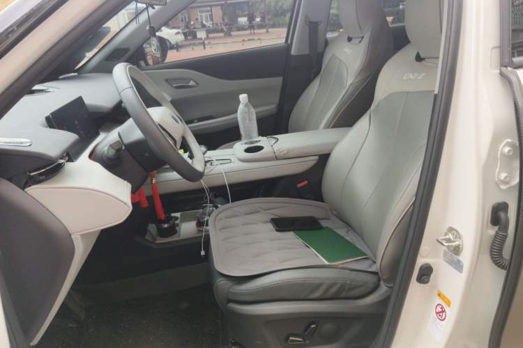Used CHANGAN UNI-Z New Energy 2025 Model, Smart New Blue Whale 125km Battleship+ Version Left Front Seat