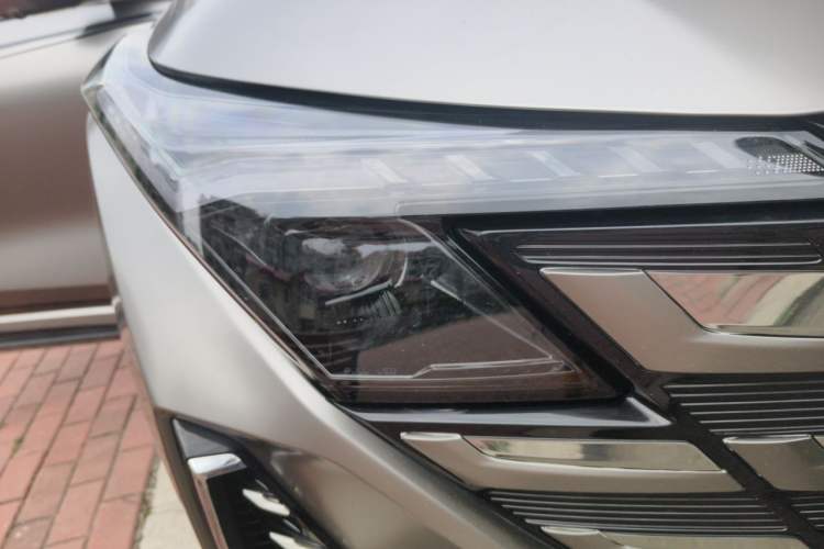 Used CHANGAN UNI-Z New Energy 2025 Model, Smart New Blue Whale 125km Battleship+ Version Right Front Headlight