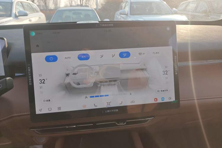 Used CHANGAN UNI-Z New Energy 2025 Model, Smart New Blue Whale 125km Battleship+ Version Audio And AC Panel