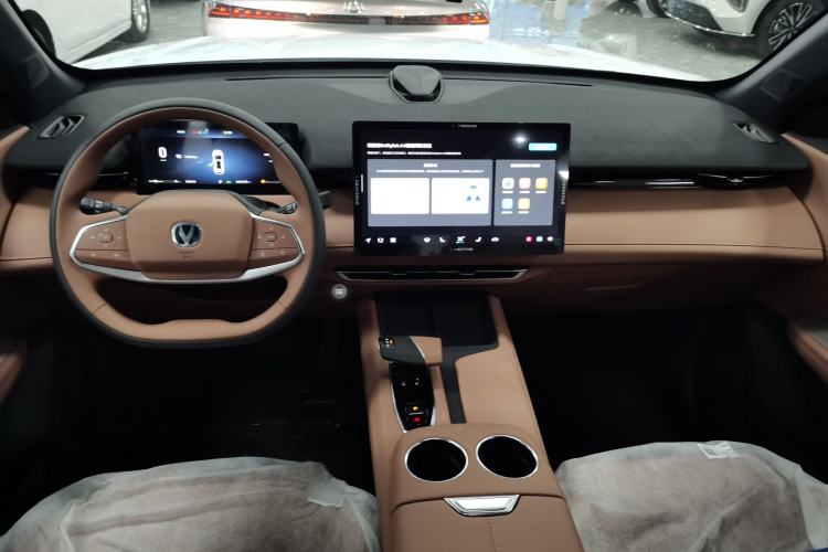 Used CHANGAN UNI-Z New Energy 2025 Model, Smart New Blue Whale 125km Battleship+ Version Center Console