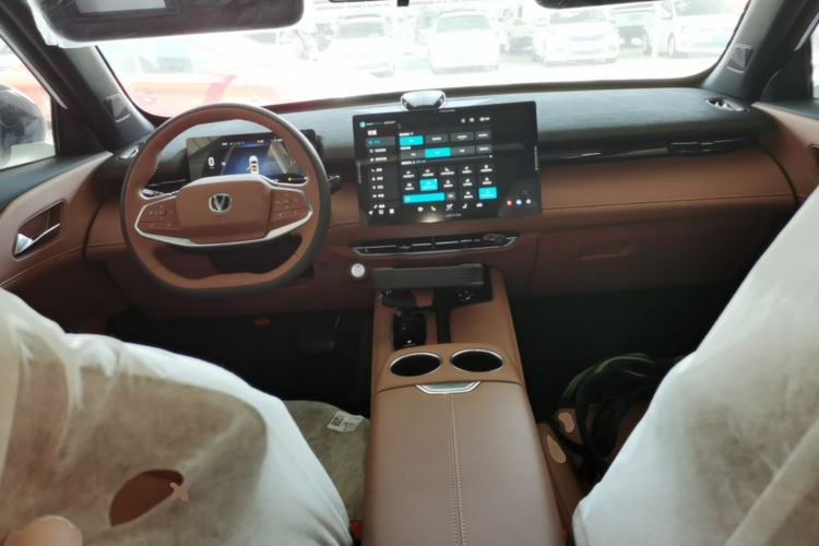 Used CHANGAN UNI-Z New Energy 2025 Model, Smart New Blue Whale 125km Battleship+ Version Center Console