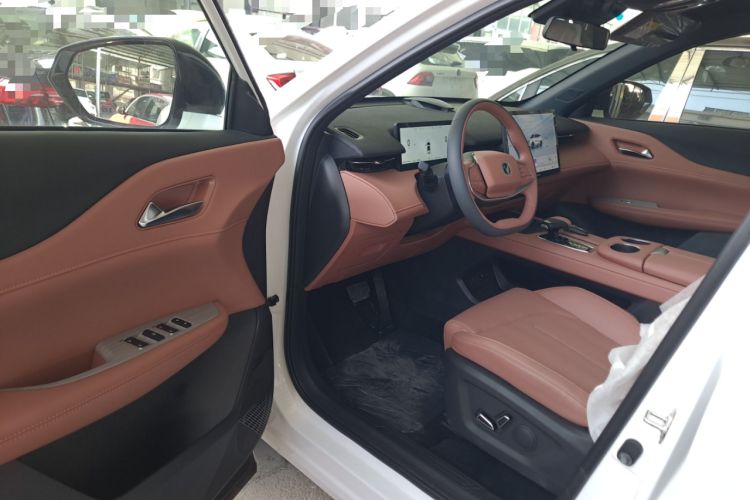 Used CHANGAN UNI-Z New Energy 2025 Model, Smart New Blue Whale 125km Battleship+ Version Driver Seat
