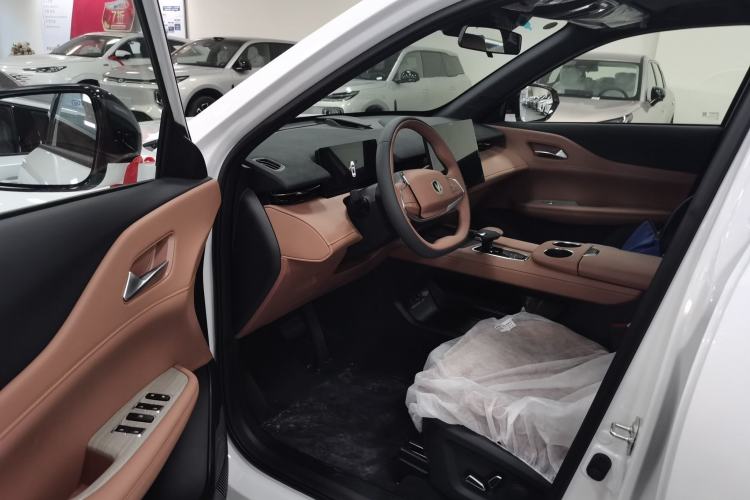Used CHANGAN UNI-Z New Energy 2025 Model, Smart New Blue Whale 125km Battleship+ Version Driver Seat