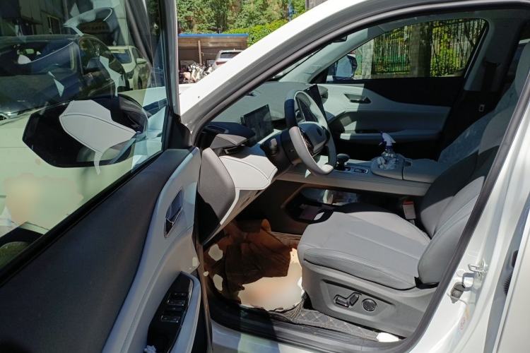 Used CHANGAN UNI-Z New Energy 2025 Model, Smart New Blue Whale 125km Ultra-Strong Version Driver Seat