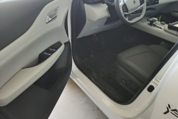 Used CHANGAN UNI-Z New Energy 2025 Model, Smart New Blue Whale 125km Battleship+ Version Driver Seat