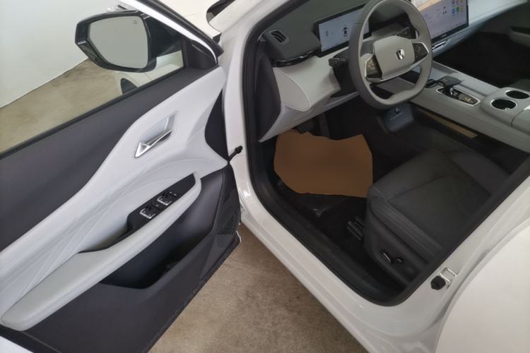 Used CHANGAN UNI-Z New Energy 2025 Smart New Blue Whale 125km Battleship Edition Driver Seat