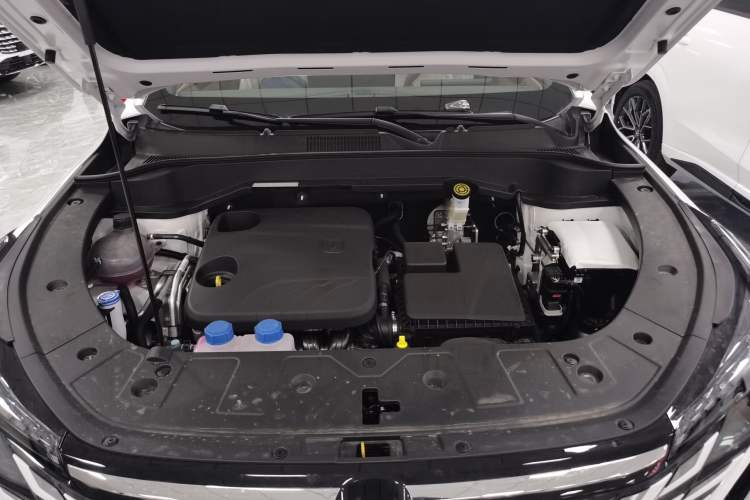 Used CHANGAN UNI-Z New Energy 2025 Model, Smart New Blue Whale 125km Battleship+ Version Engine Bay