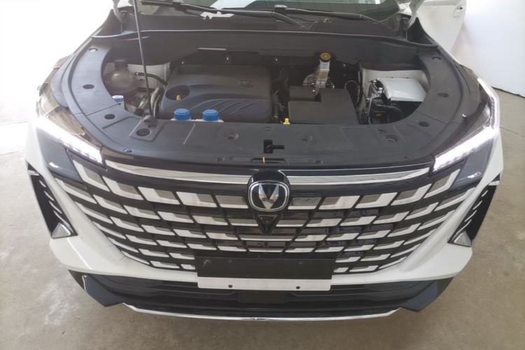Used CHANGAN UNI-Z New Energy 2025 Smart New Blue Whale 125km Battleship Edition Engine Bay