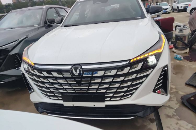 Used CHANGAN UNI-Z New Energy 2025 Model, Smart New Blue Whale 125km Battleship+ Version Exterior 1