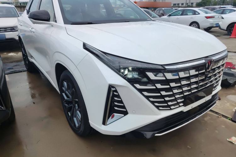 Used CHANGAN UNI-Z New Energy 2025 Model, Smart New Blue Whale 125km Battleship+ Version Exterior 2