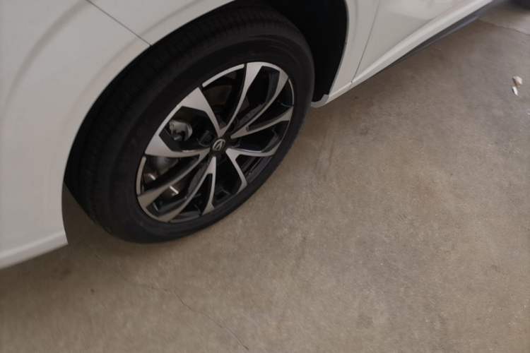 Used CHANGAN UNI-Z New Energy 2025 Smart New Blue Whale 125km Battleship Edition Exterior 4