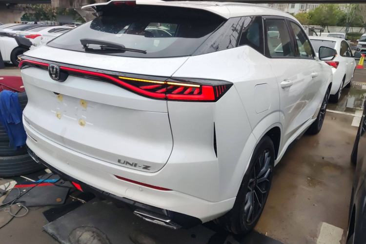 Used CHANGAN UNI-Z New Energy 2025 Model, Smart New Blue Whale 125km Battleship+ Version Exterior 5