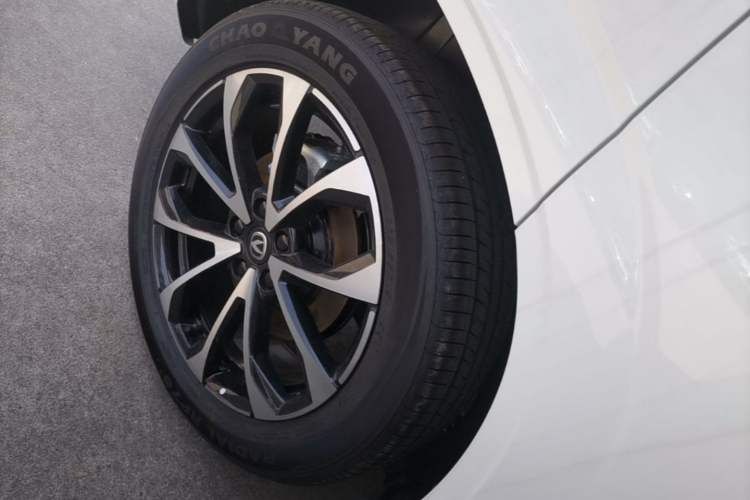 Used CHANGAN UNI-Z New Energy 2025 Smart New Blue Whale 125km Battleship Edition Exterior 5