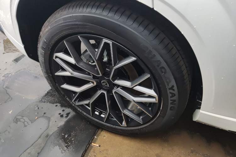 Used CHANGAN UNI-Z New Energy 2025 Model, Smart New Blue Whale 125km Battleship+ Version Exterior 8