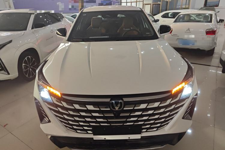 Used CHANGAN UNI-Z New Energy 2025 Model, Smart New Blue Whale 125km Battleship+ Version Front