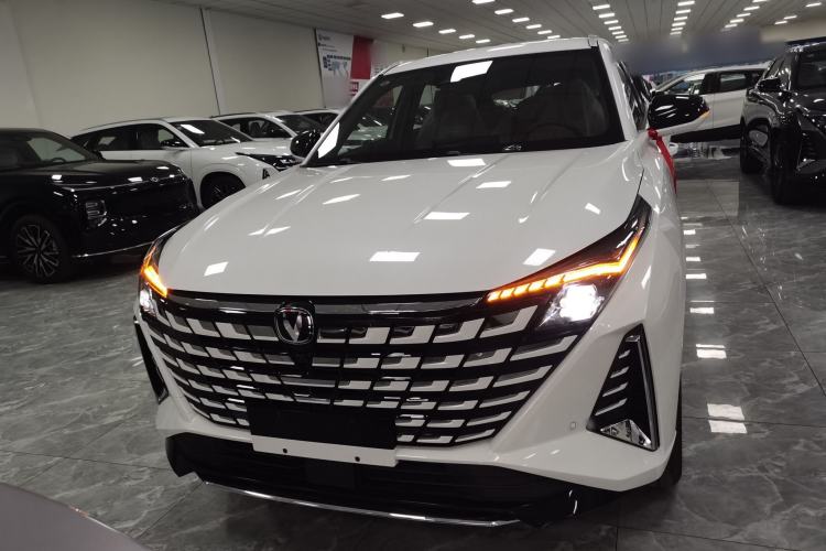 Used CHANGAN UNI-Z New Energy 2025 Model, Smart New Blue Whale 125km Battleship+ Version Front