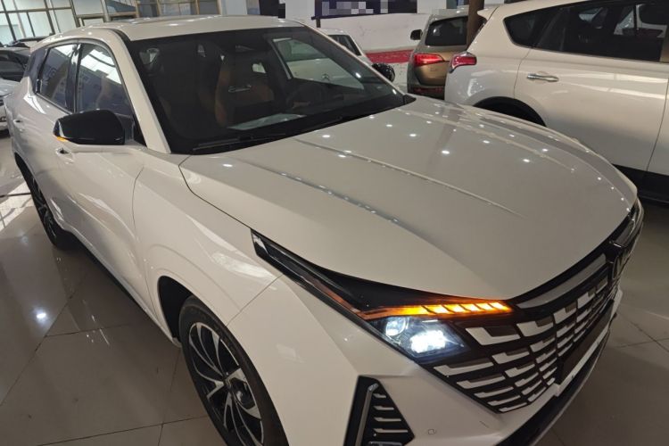 Used CHANGAN UNI-Z New Energy 2025 Model, Smart New Blue Whale 125km Battleship+ Version Front Right 45 Deg